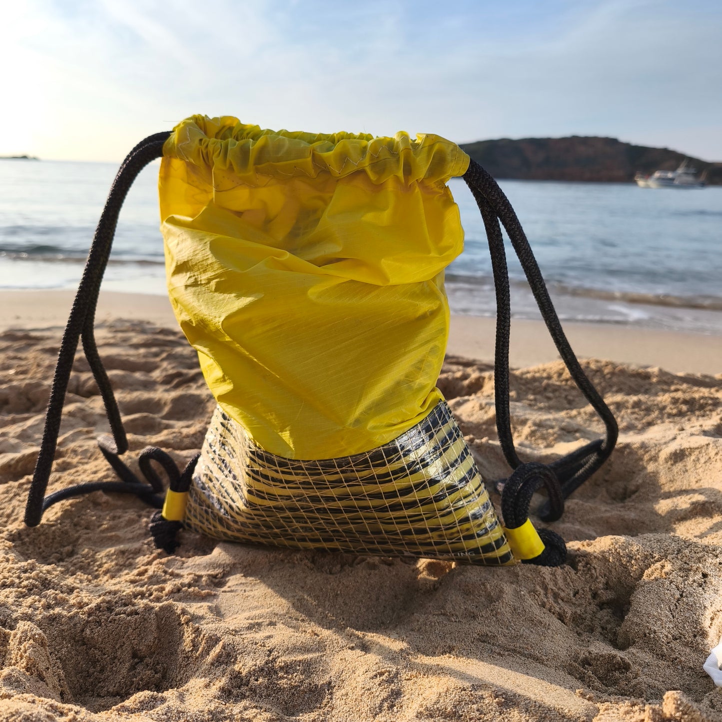 Mochila liviana cuerdas